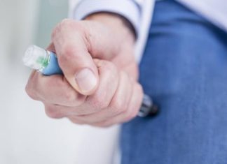 Dla kogo „wakacje z adrenaliną”? Ten lek ratuje życie w przypadku anafilaksji. Alergolog wyjaśnia, jak rozpoznać objawy i co wtedy robić