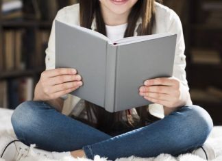 Nie czytasz książek? Ucierpią ciało i mózg. Jak czytanie wpływa na zdrowie? Książka to prawdziwe lekarstwo nie tylko dla duszy