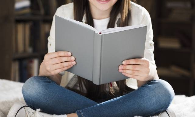 Nie czytasz książek? Ucierpią ciało i mózg. Jak czytanie wpływa na zdrowie? Książka to prawdziwe lekarstwo nie tylko dla duszy