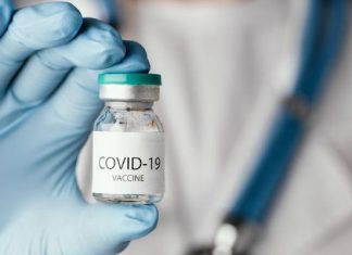 Zabraknie szczepionek na COVID-19? Starych jest niewiele, a nowych nie będzie do października
