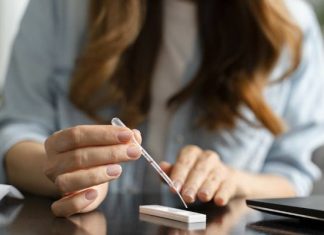 Katar, kaszel czy gorączka to objawy wielu chorób. Zrób test i sprawdź, na co chorujesz. Kiedy i jak zrobić szybki test „3w1”?