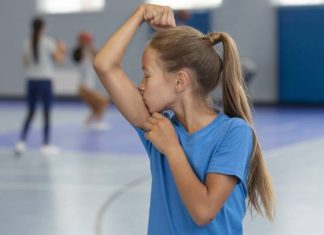 Jak wybrać zajęcia sportowe dla dzieci? Fizjoterapeuta rozwiewa wątpliwości rodziców