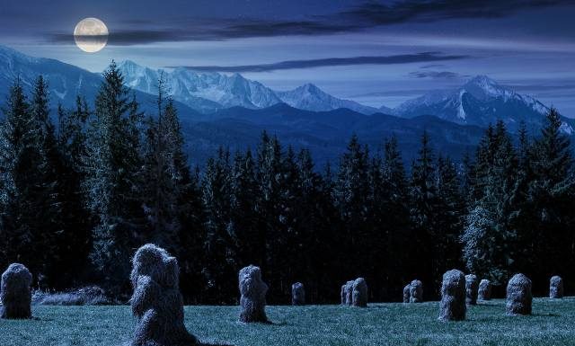 Kukurydziana Pełnia na wrześniowym niebie. Zobacz, czy fazy księżyca mają wpływ na nasze zdrowie? Poznaj fakty i mity związane z pełnią