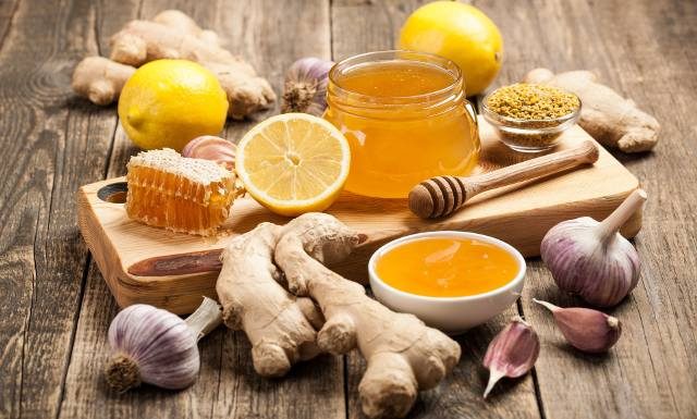 Na przeziębienie i odporność wypróbuj naturalny antybiotyk. Ten supertonik pomoże zwalczyć bakterie, wirusy i pasożyty. Wypróbuj przepis