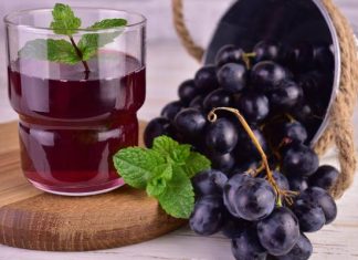 Na nadciśnienie i odporność. Ten sok pomaga w odchudzaniu i odmładza. Zobacz, jak zrobić sok z ciemnych winogron. Wypróbuj przepis