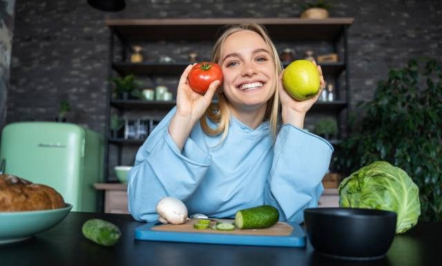 Co jeść, żeby nie chorować? Te produkty wzmocnią twoją odporność. Dodaj je do swojej diety już dziś. Podpowiadamy, po co warto sięgać