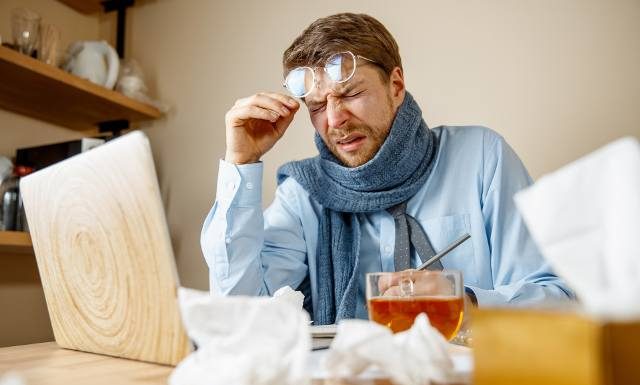 Tak naturalnie wyleczysz przeziębienie. Domowe sposoby są skuteczne i proste. Zobacz, jak szybciej wrócić do zdrowia