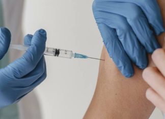 Nowe szczepionki na COVID-19 jednak wcześniej. Udało się załatwić je z Łotwy, jest już pierwszy termin. Zobacz szczegóły