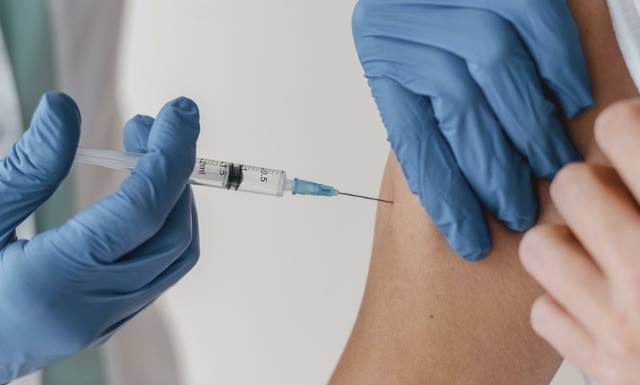 Nowe szczepionki na COVID-19 jednak wcześniej. Udało się załatwić je z Łotwy, jest już pierwszy termin. Zobacz szczegóły