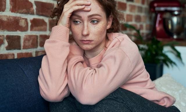 Jak zadbać o zdrowie psychiczne? Wypróbuj proste sposoby na lepszy nastrój. Pomogą poprawić humor i cieszyć się pełnią życia