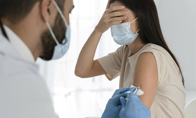 200 tys. zł. odszkodowania po szczepieniu na COVID-19. Kobieta żąda zadośćuczynienia za powikłania z powodu szczepienia na koronawirusa