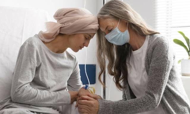 Diagnoza: rak. Gdzie szukać pomocy? Nie bój się, nie jesteś sam. Skorzystaj z tych możliwości, aby lepiej poradzić sobie z nowotworem