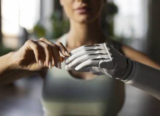 Niedługo będzie nas leczył „robolekarz”? Naukowcy opracowali elektroniczny „palec”, który potrafi mierzyć puls. Może też wykryć raka piersi