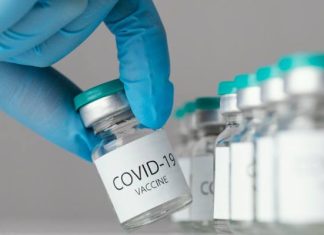 Ministerstwo Zdrowia: nie będzie opóźnień w dostawie szczepionek przeciwko COVID-19. Czy za szczepienie na koronawirusa trzeba zapłacić?