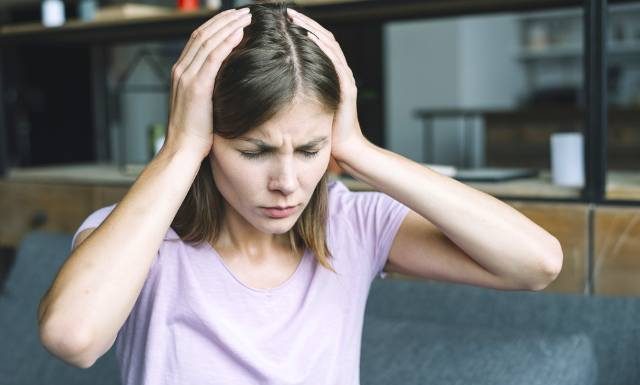 Udar mózgu u osiemnastolatka? Młody wiek nie chroni przed udarem. Młodzi ludzie są na nie tak samo narażeni jak starsi