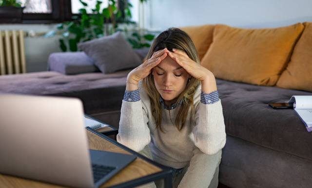 Raport: czym stresują się Polacy? 67 proc. z nas coraz bardziej odczuwa stres. Najgorzej jest z najmłodszymi