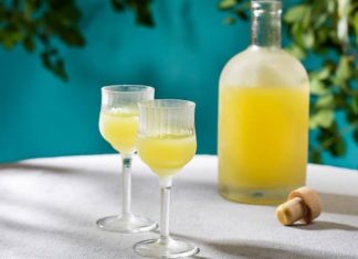 Tak się robi limoncello. Włoski likier nie ma sobie równych pod względem smaku. Nalewka z cytryny to także bat na choroby