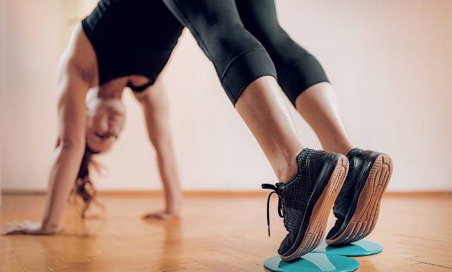 Forma na sylwestra. Kup za 20 zł ten gadżet, a nie uwierzysz własnym oczom! Ja już wyciągnęłam z szafy swoje krążki, polecam!