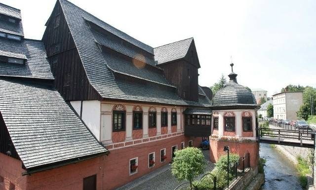 Opłaty za sanatorium NFZ w listopadzie i grudniu 2024 roku. Tyle zapłacisz za pobyt w pokoju 1-osobowym, 2-osobowym i wieloosobowym