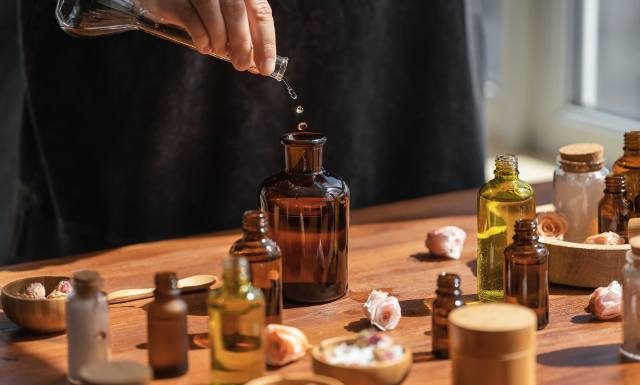 Oto 7 odświeżaczy powietrza DIY bez chemii. Możesz zrobić je samodzielnie w kilka chwil. Niech twój dom pięknie pachnie