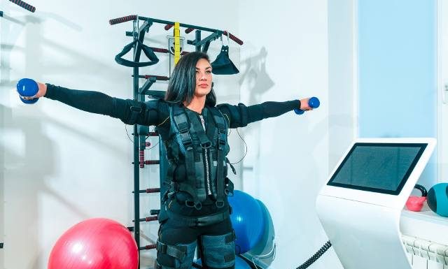 Trening z turbodoładowaniem na ekspresowe efekty. Ćwiczenia EMS wzmacniają mięśnie i spalają tłuszcz jak żadne inne
