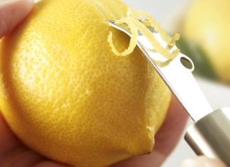 Tym trują nas producenci cytrusów. Nigdy nie jedz tej części owocu, zawiera rakotwórcze związki. Polecane zabiegi nic nie dają
