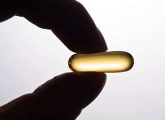 Czy warto pić tran? Niekoniecznie, lepsze są kapsułki. To jednak nie jest produkt idealny. Kiedy działa, a komu szkodzi?