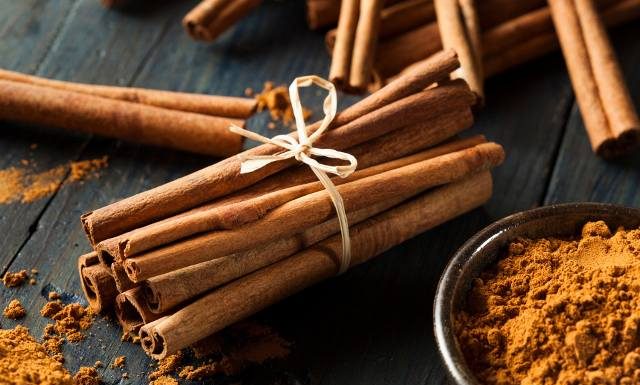 Nie każdy cynamon jest stworzony do piernika. Jak odróżnić cynamon cejloński od chińskiego? Uważaj, czego używasz do piernika