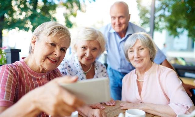 W tych województwach Polacy żyją najdłużej ciesząc się dobrym zdrowiem. Sporo po 60. nie mają chorób zaburzających ich sprawność