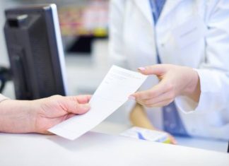 Rewolucja w receptach. Bezpłatne leki łatwiej dostępne nie tylko na NFZ. Sejm uchwalił ustawę ułatwiającą wystawianie recept