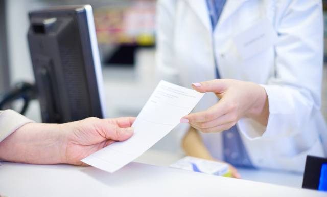 Rewolucja w receptach. Bezpłatne leki łatwiej dostępne nie tylko na NFZ. Sejm uchwalił ustawę ułatwiającą wystawianie recept