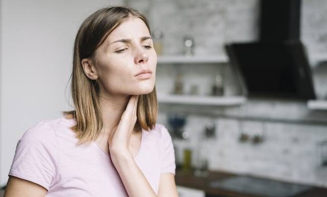 Ból gardła, gorączka, osłabienie? Możesz mieć anginę. Zrób szybki test w domu i sprawdź czy musisz brać antybiotyk