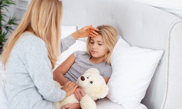 Gorączka lub ból u dziecka? To może nie być zwykłe przeziębienie. Ekspertka: objawy nowotworów u dzieci często przypominają inne choroby
