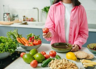 Zbij wysoki cholesterol za pomocą diety. Ekspertka radzi, jakie produkty wybierać. To jedz przy zagrożeniu miażdżycą i jej powikłaniami