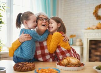 Praktyczne prezenty na Dzień Babci – 7 inspirujących pomysłów