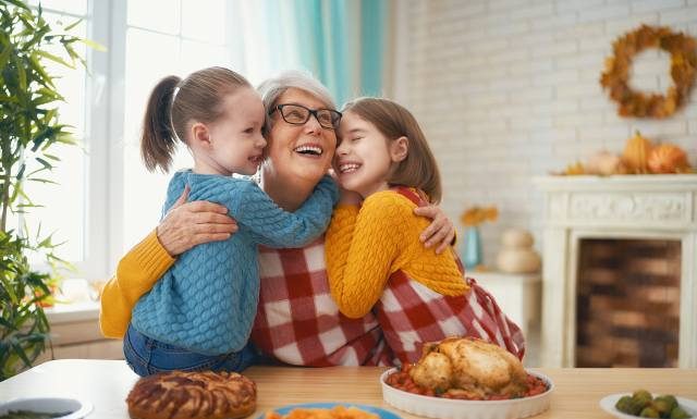 Praktyczne prezenty na Dzień Babci – 7 inspirujących pomysłów