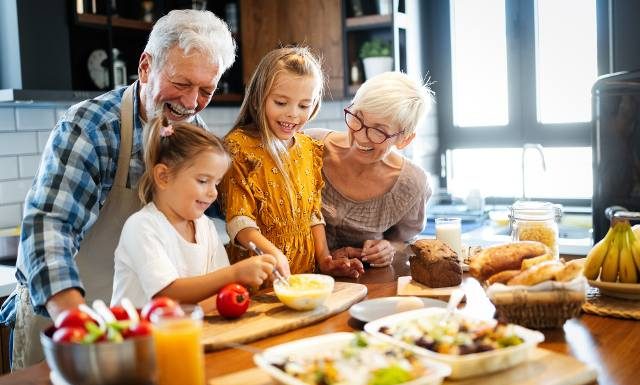 Spersonalizowane prezenty dla babci i dziadka – co warto wybrać?