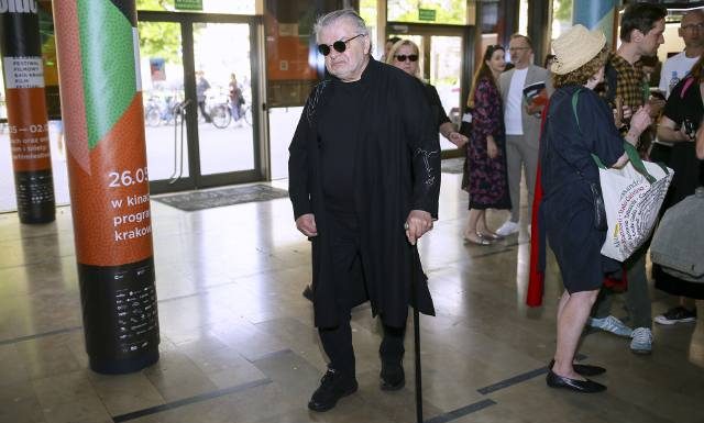 „Krzyś jest nie do zdarcia”. Lekarze nie dawali mu szans, ale Krzysztof Globisz pokazuje, że po udarze trzeba podjąć wyzwanie