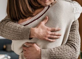 Dzień Przytulania warto obchodzić codziennie. Korzyści są nie do przecenienia! Przytulaj się jak najczęściej