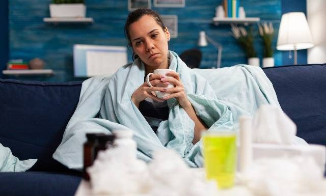 Co pić na przeziębienie? Te napoje złagodzą objawy infekcji oddechowych. Pij je, a szybciej wrócisz do zdrowia