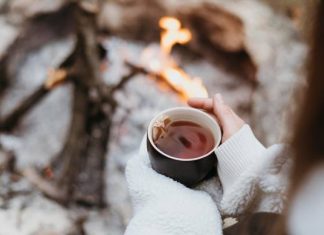 Co pić, żeby się rozgrzać? Tych 5 pysznych napojów pomoże ci się rozgrzać w mroźne dni. Dowiedz się, czego do picia unikać na mrozie