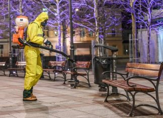 Jak wyglądało nasze życie, gdy wybuchła pandemia koronawirusa? Kadry jak z filmu postapo: zamknięte lasy i dezynfekowanie ulic