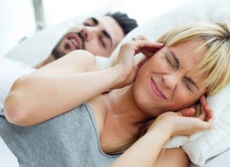 9 najczęstszych mitów o chrapaniu. Sprawdź, czy to faktycznie nieszkodliwa dolegliwość