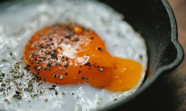 Sadzone czy jajecznica? Sprawdź, które jajka są najzdrowsze i najsmaczniejsze. Przygotuj je w ten sposób, a twoje zdrowie na tym skorzysta