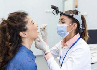 Wczesne objawy raka gardła, które często mylimy z infekcją. Jak rozpoznać poważny problem na czas?