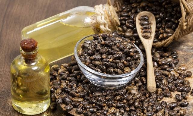 Ten cudowny olejek należy do najtańszych. To naturalny eliksir na brwi, rzęsy i paznokcie, ale też przeciwbólowy środek do masażu