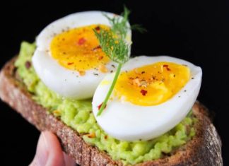 To najlepsze śniadanie dla maturzysty. Pomoże zdać egzamin. Poprawi koncentrację, doda energii i zmniejszy stres