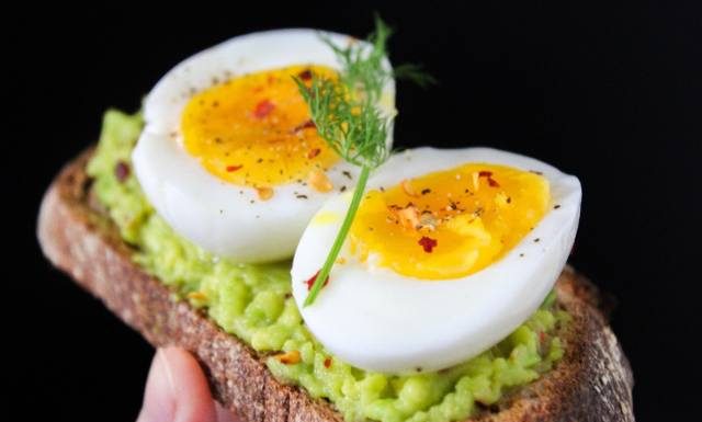 To najlepsze śniadanie dla maturzysty. Pomoże zdać egzamin. Poprawi koncentrację, doda energii i zmniejszy stres