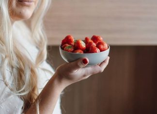 Komu szkodzą truskawki? Jeśli chorujesz na te schorzenia, powinieneś ich unikać na co dzień