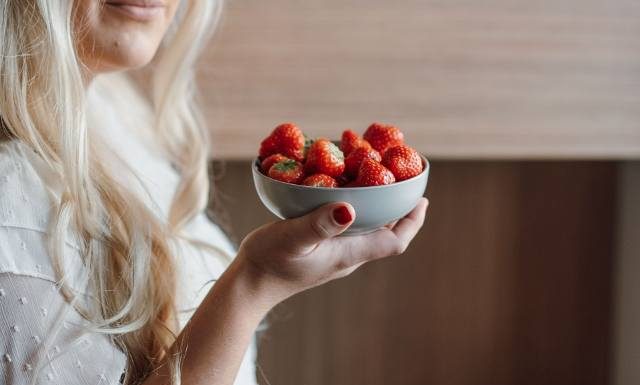 Komu szkodzą truskawki? Jeśli chorujesz na te schorzenia, powinieneś ich unikać na co dzień